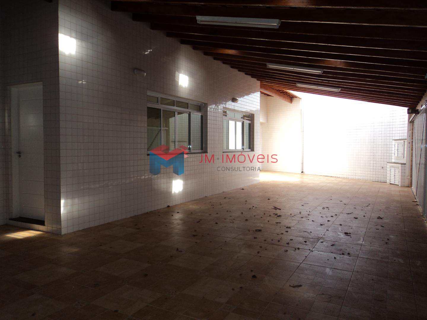 Casa à venda com 5 quartos, 213m² - Foto 4