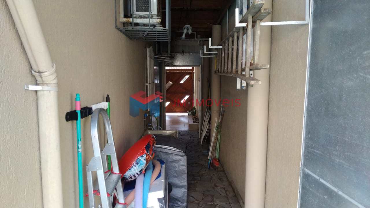 Sobrado à venda com 2 quartos, 228m² - Foto 23