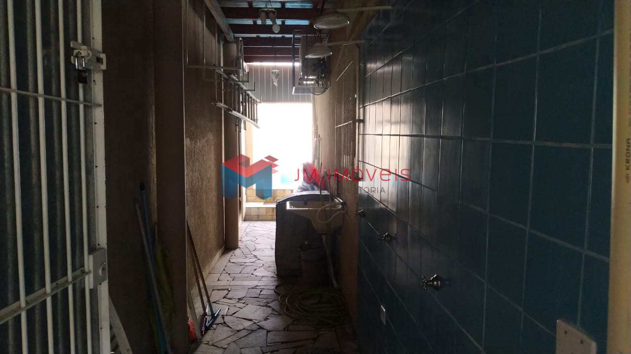 Sobrado à venda com 2 quartos, 228m² - Foto 15