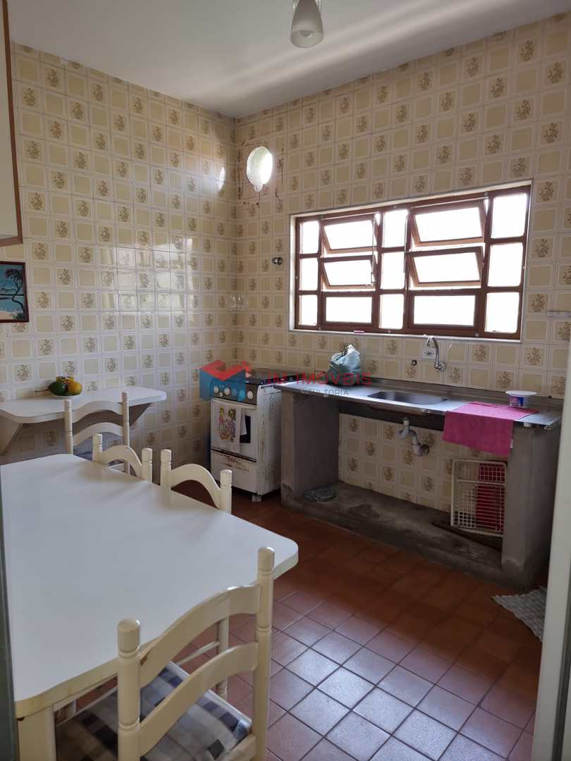 Casa à venda com 3 quartos, 96m² - Foto 14