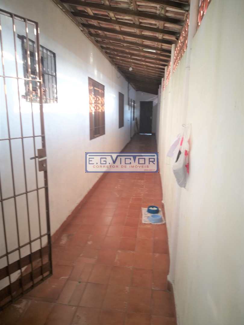 Casa à venda com 2 quartos, 1m² - Foto 13