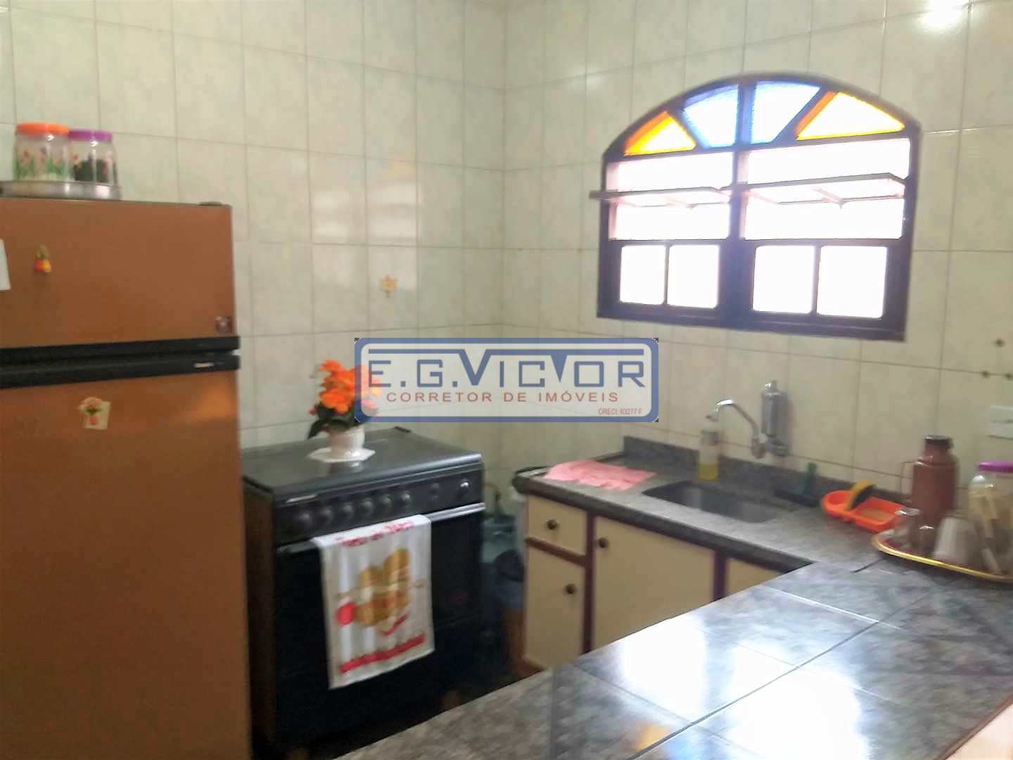 Casa à venda com 2 quartos, 1m² - Foto 2