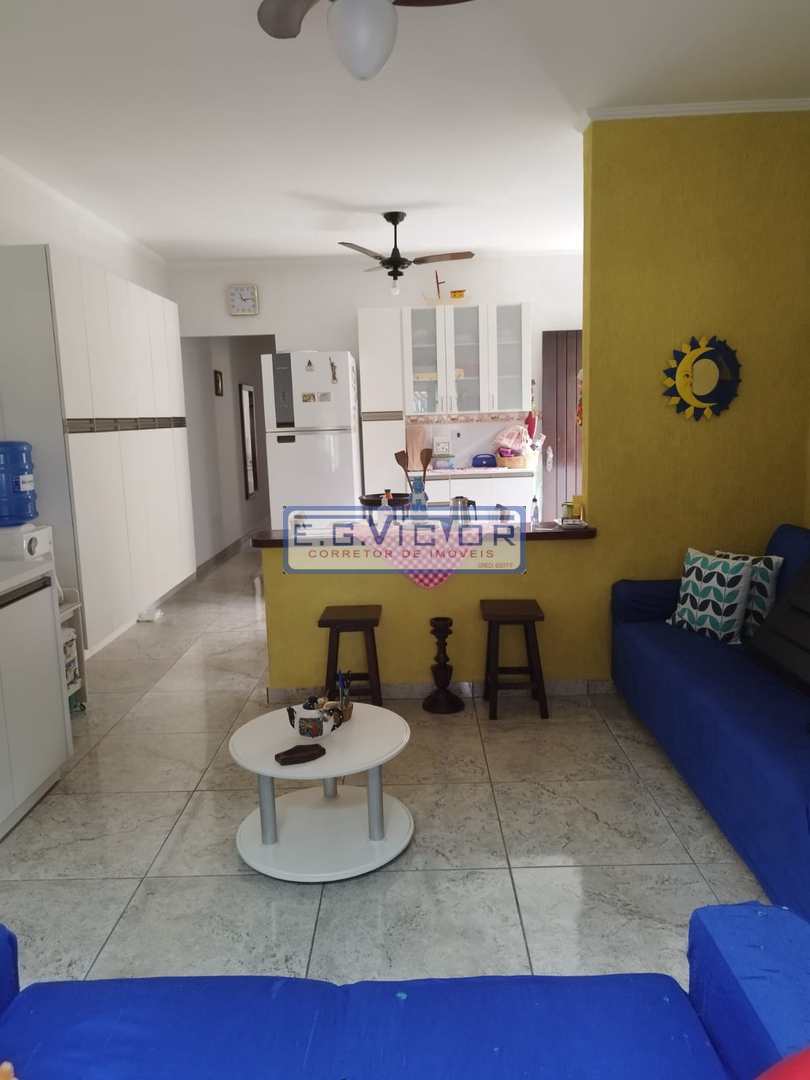 Casa à venda com 2 quartos, 71m² - Foto 4