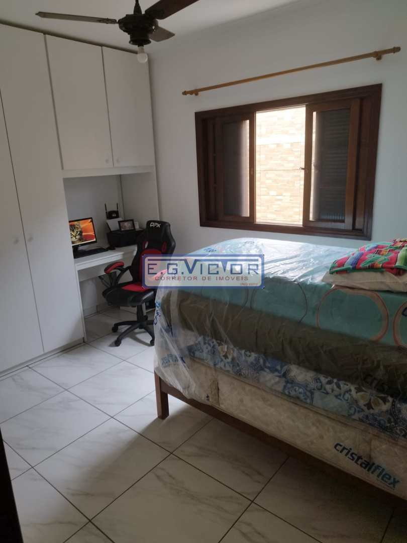 Casa à venda com 2 quartos, 71m² - Foto 10