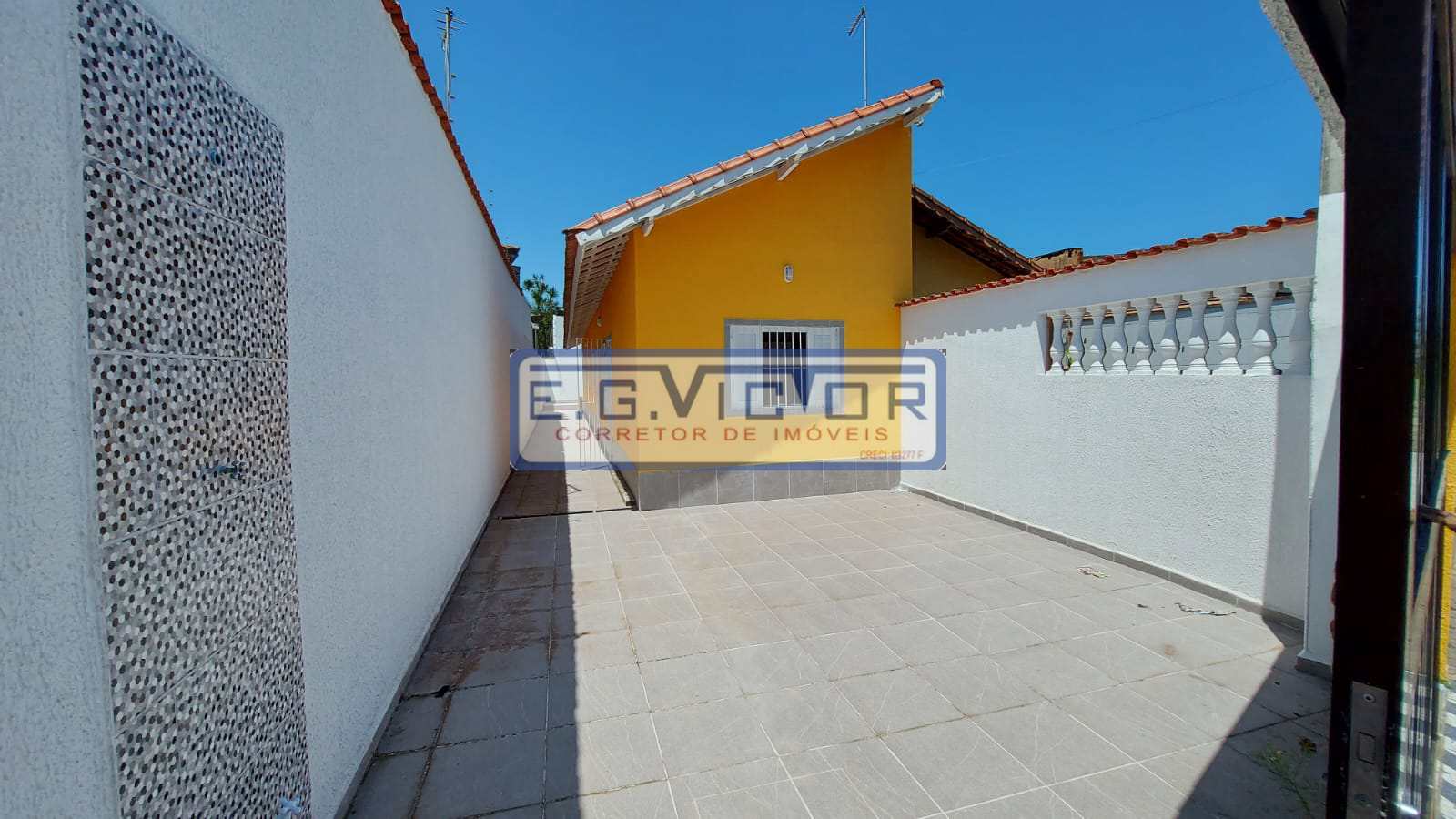 Casa à venda com 3 quartos, 90m² - Foto 2