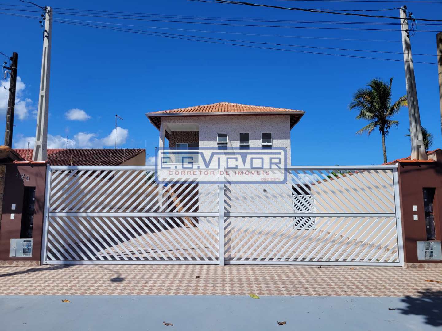 Casa à venda com 2 quartos, 78m² - Foto 1