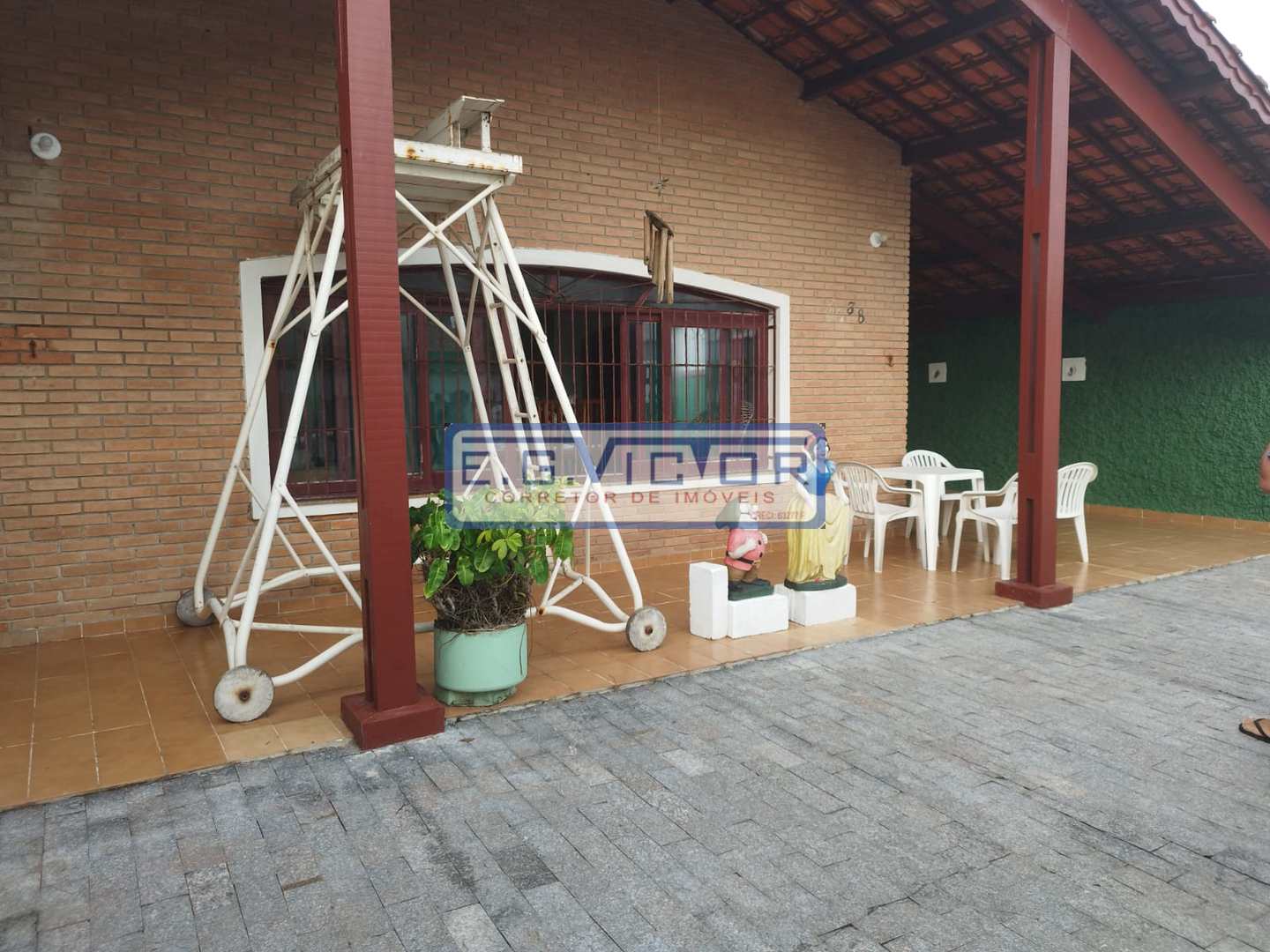 Casa à venda com 3 quartos, 227m² - Foto 2