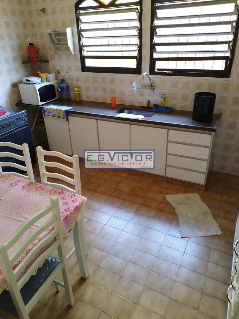 Casa à venda com 3 quartos, 222m² - Foto 6