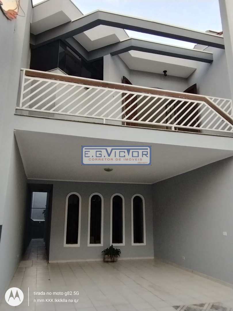 Sobrado à venda com 3 quartos, 162m² - Foto 1