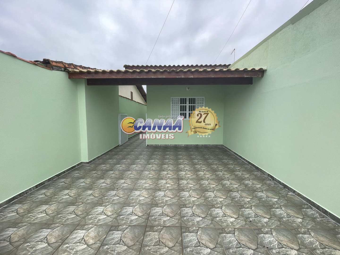 Casa à venda com 2 quartos, 68m² - Foto 1