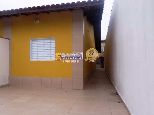Casa com 2 dormitórios lado praia Mongaguá R$ 249 mil Cod:7618