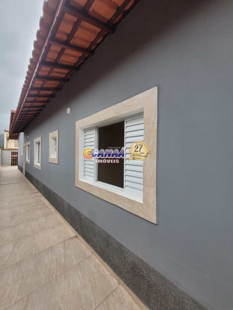 Casa à venda com 2 quartos, 70m² - Foto 4