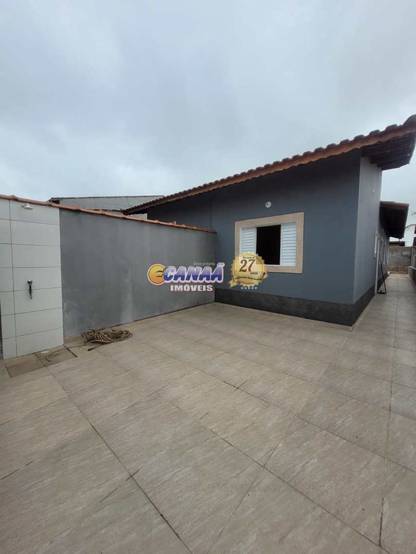 Casa à venda com 2 quartos, 70m² - Foto 1