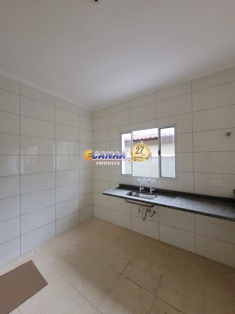 Casa à venda com 2 quartos, 70m² - Foto 6