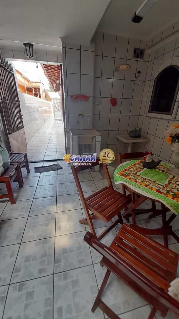 Casa à venda com 2 quartos, 100m² - Foto 8