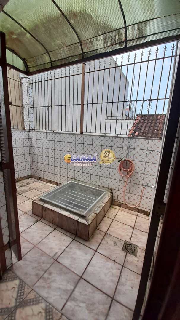 Casa à venda com 2 quartos, 100m² - Foto 27