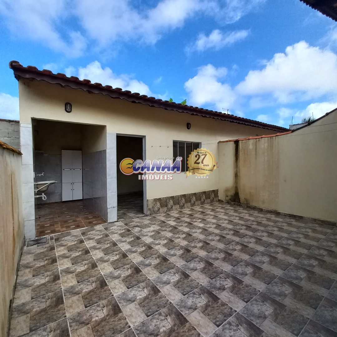 Casa à venda com 2 quartos, 70m² - Foto 2