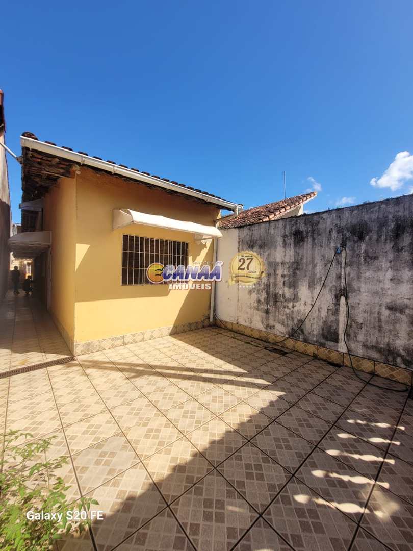 Casa à venda com 2 quartos, 104m² - Foto 2