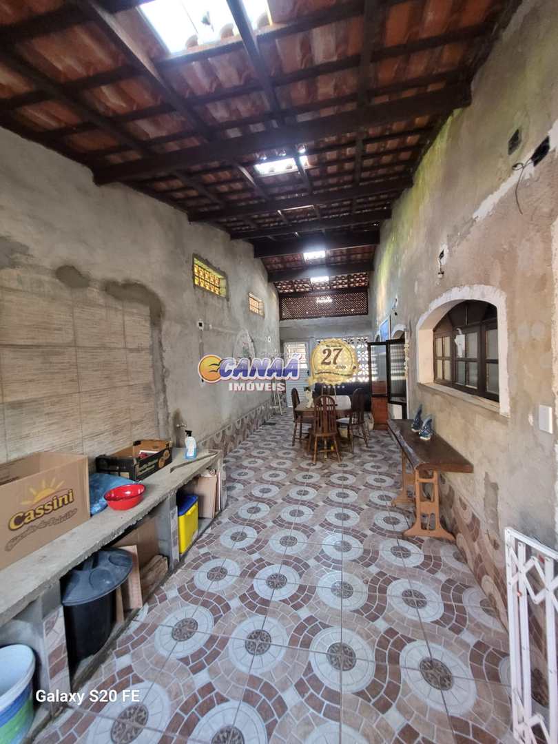 Casa à venda com 5 quartos, 131m² - Foto 4