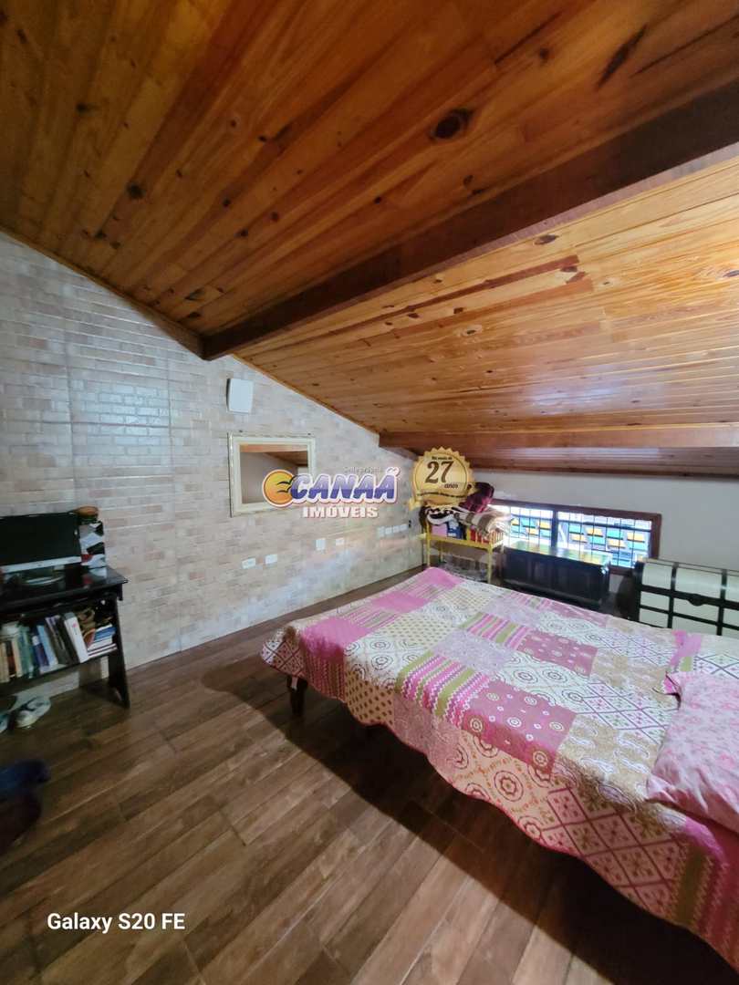 Casa à venda com 5 quartos, 131m² - Foto 16