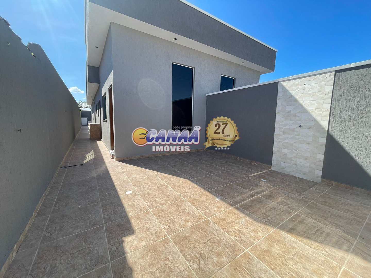 Casa à venda com 2 quartos, 67m² - Foto 1