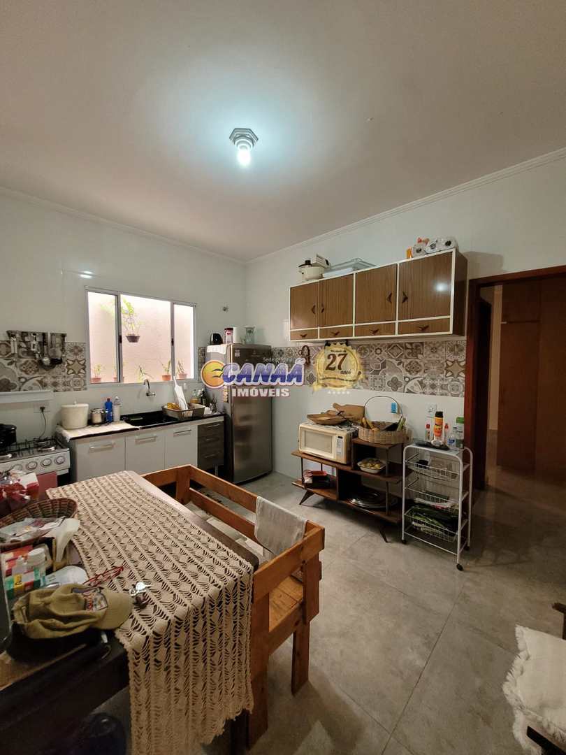 Casa à venda com 2 quartos, 85m² - Foto 8