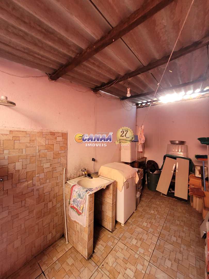 Casa à venda com 2 quartos, 90m² - Foto 14