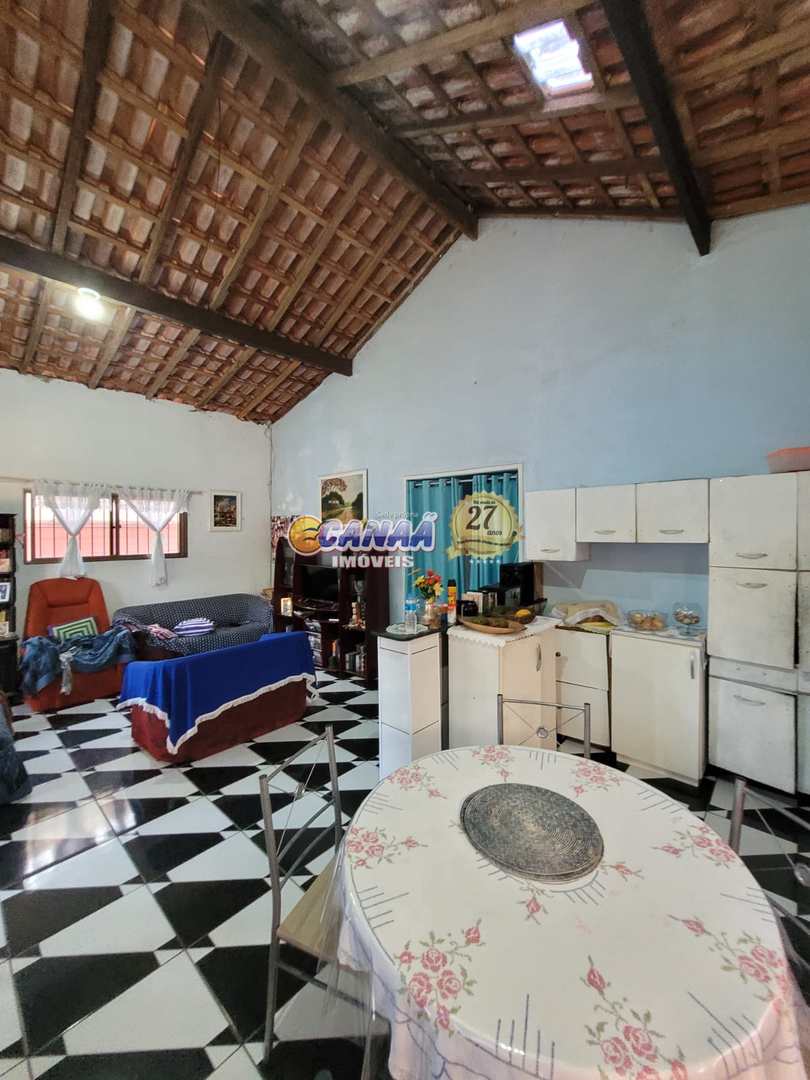 Casa à venda com 2 quartos, 90m² - Foto 6