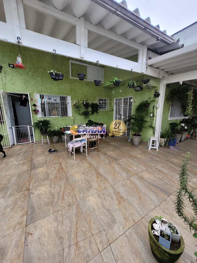 Casa à venda com 1 quarto, 157m² - Foto 3