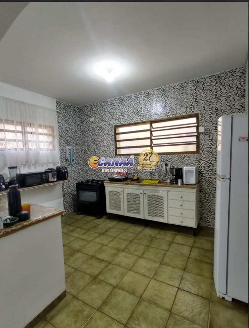 Casa à venda com 3 quartos, 232m² - Foto 6