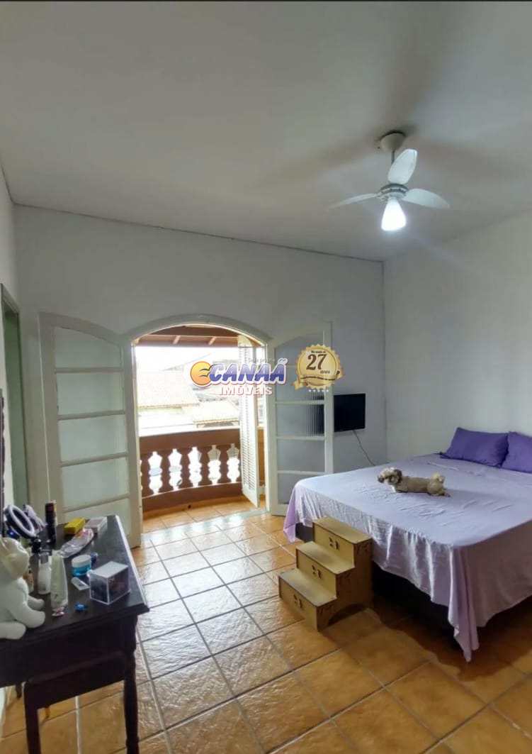 Casa à venda com 3 quartos, 232m² - Foto 3