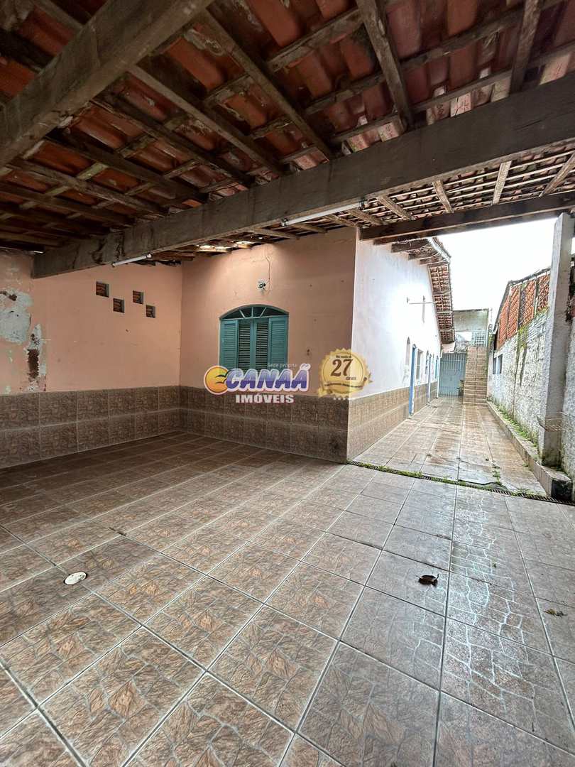 Casa à venda com 2 quartos, 110m² - Foto 1