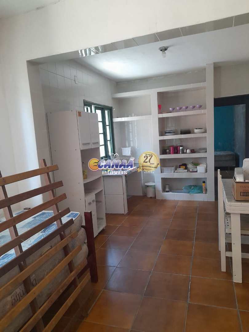 Casa à venda com 2 quartos, 48m² - Foto 9