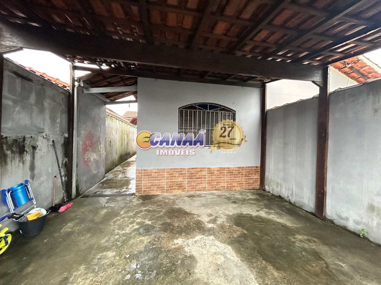 Casa à venda com 3 quartos, 84m² - Foto 1