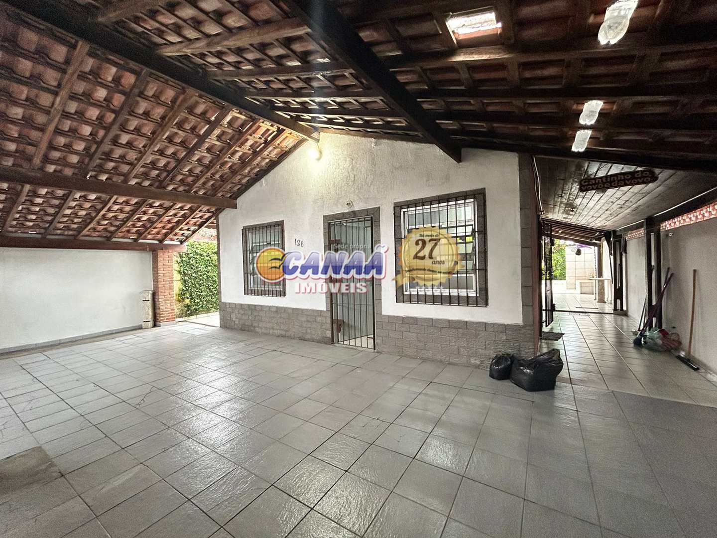 Casa à venda com 2 quartos, 207m² - Foto 1