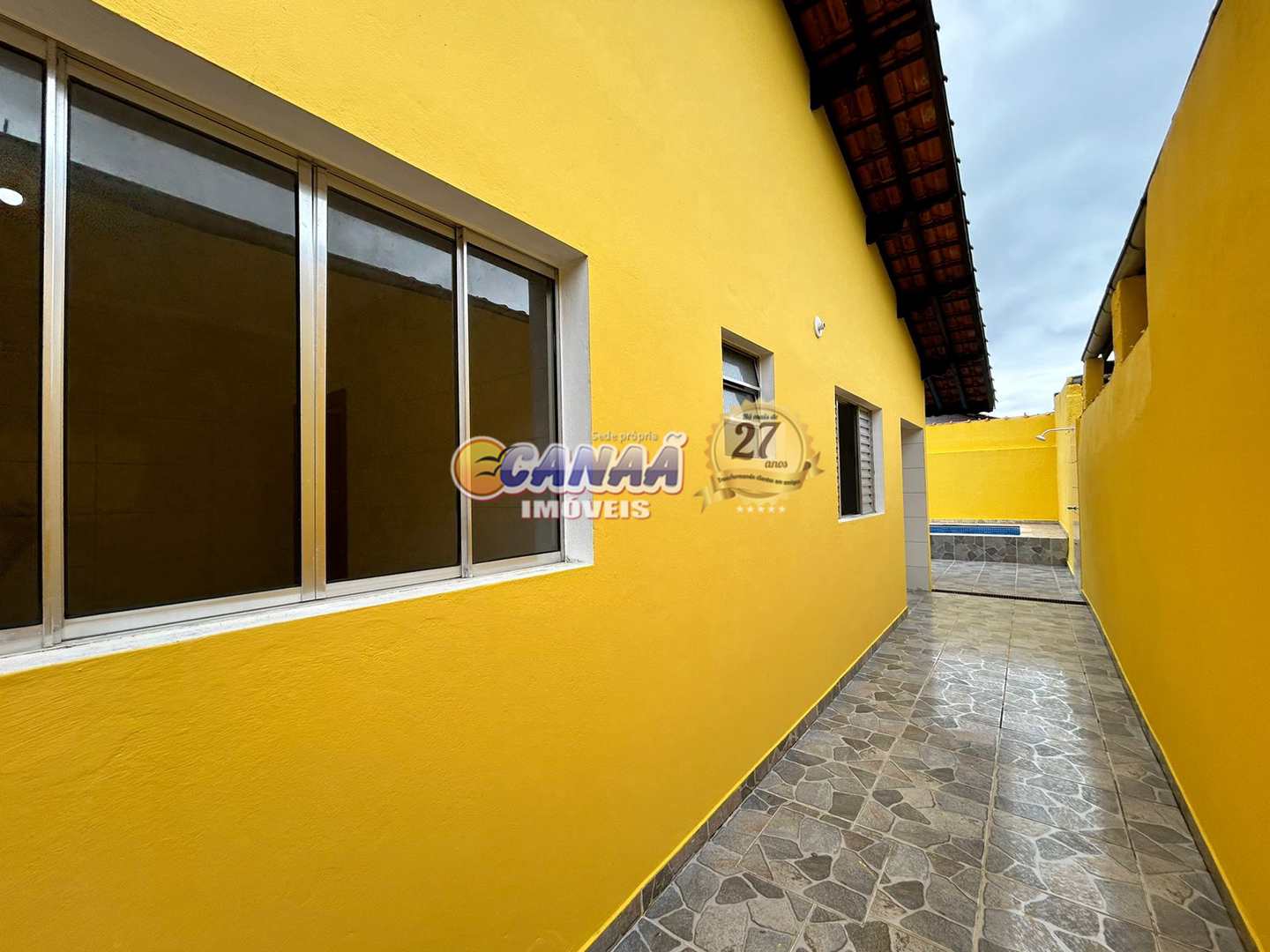 Casa à venda com 2 quartos, 65m² - Foto 9