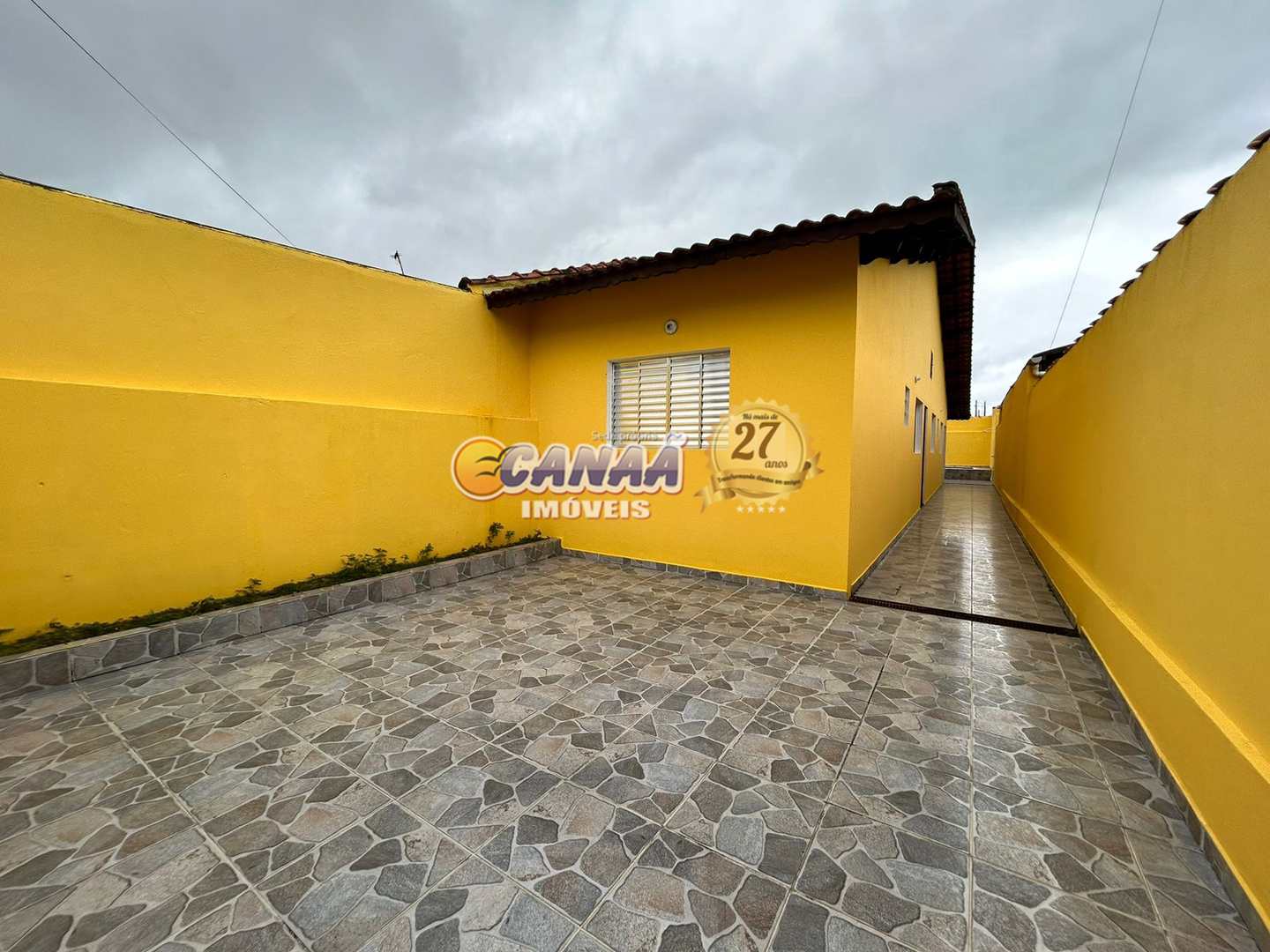 Casa à venda com 2 quartos, 65m² - Foto 1