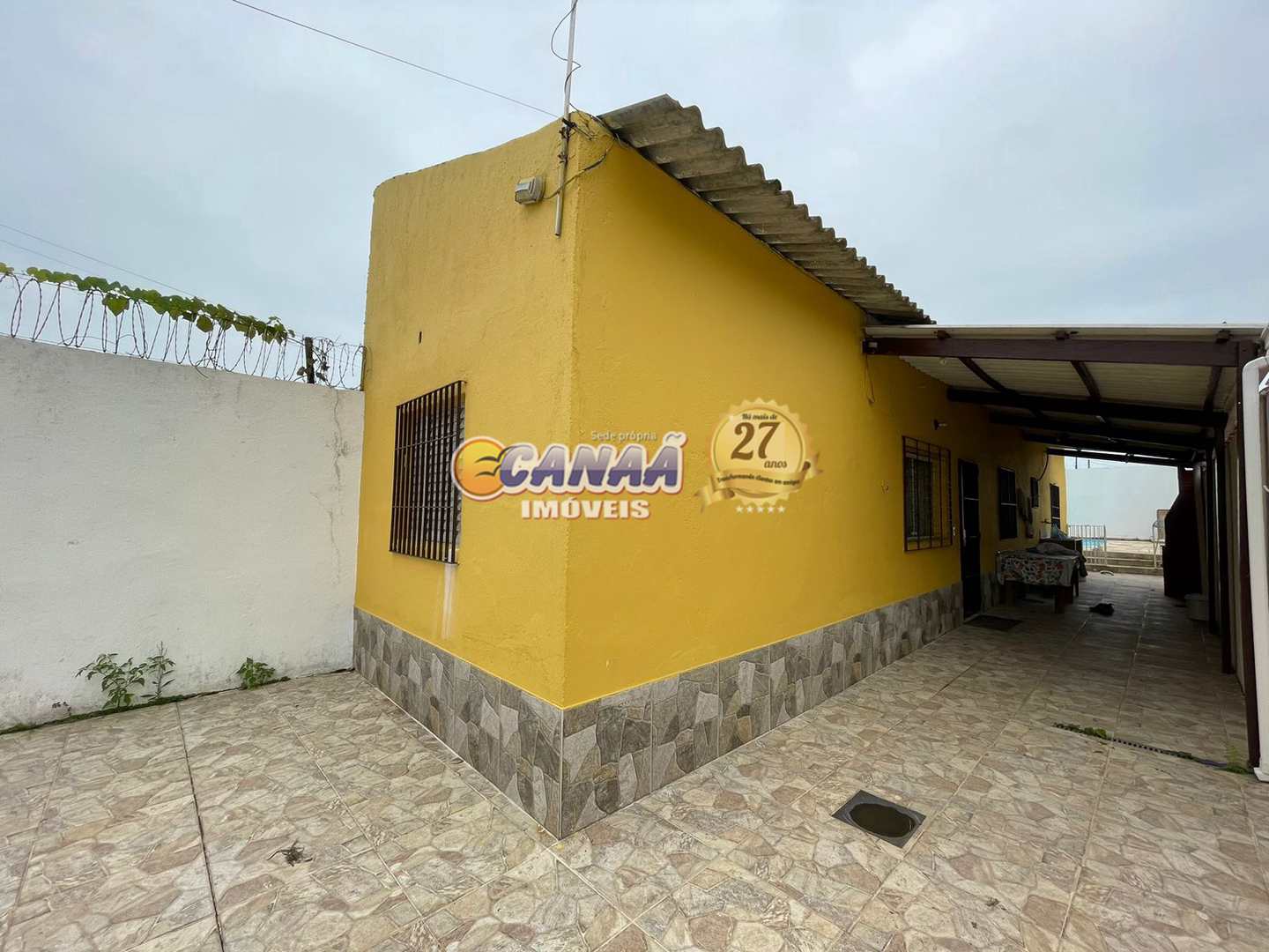 Casa à venda com 2 quartos, 70m² - Foto 2