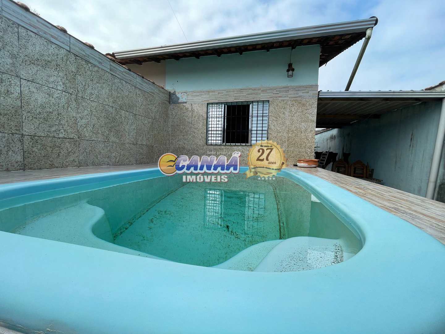 Casa à venda com 2 quartos, 74m² - Foto 1