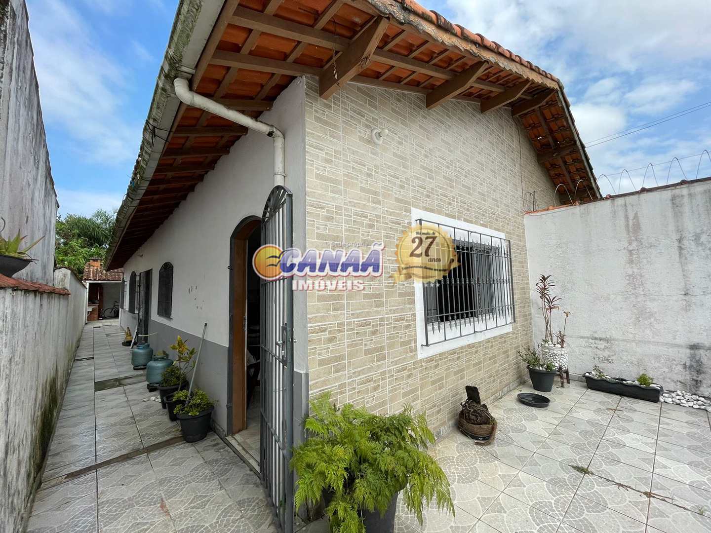 Casa à venda com 2 quartos, 90m² - Foto 4