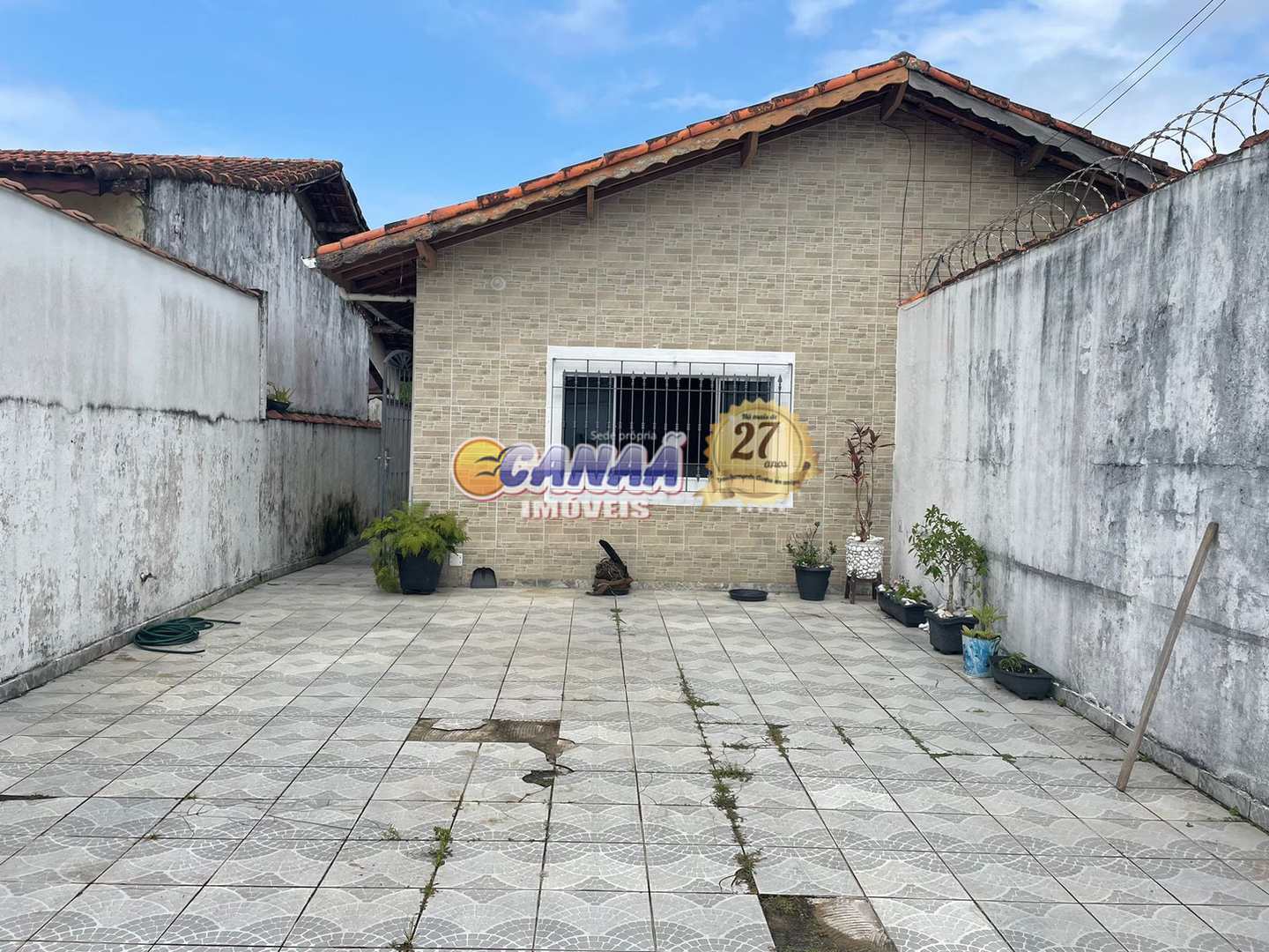 Casa à venda com 2 quartos, 90m² - Foto 1