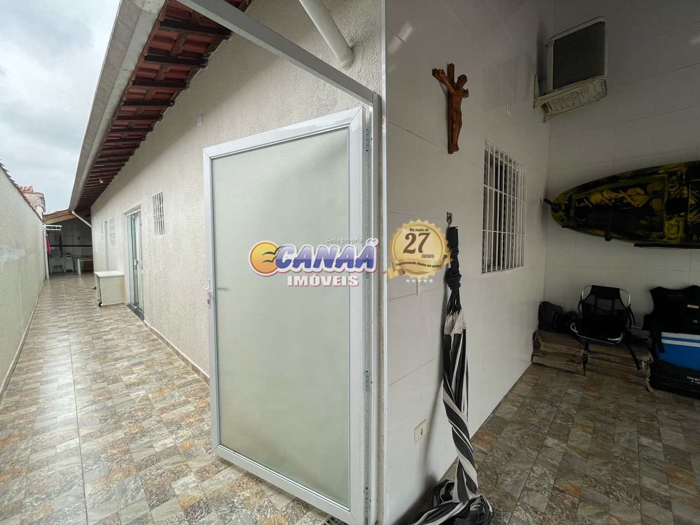 Casa à venda com 2 quartos, 60m² - Foto 2