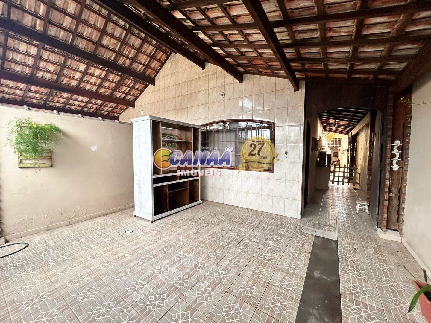 Casa à venda com 2 quartos, 109m² - Foto 1