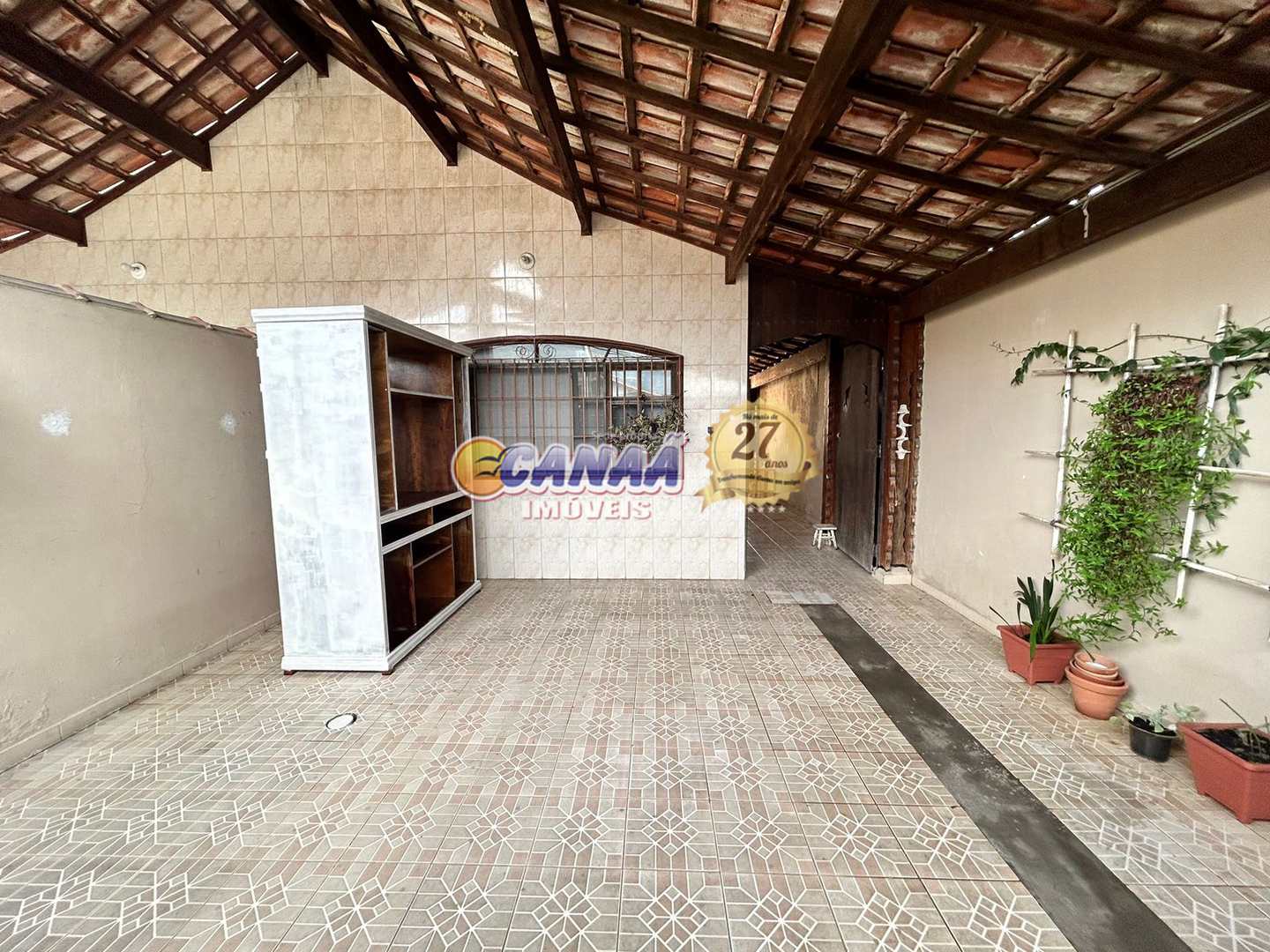 Casa à venda com 2 quartos, 109m² - Foto 2