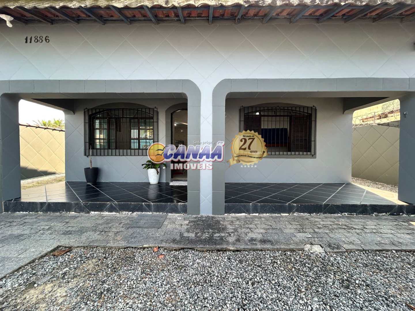 Casa à venda com 2 quartos, 125m² - Foto 2