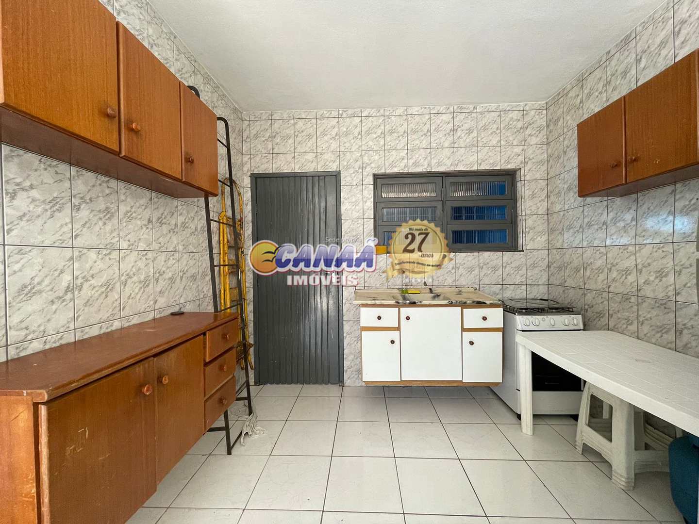 Casa à venda com 2 quartos, 70m² - Foto 6