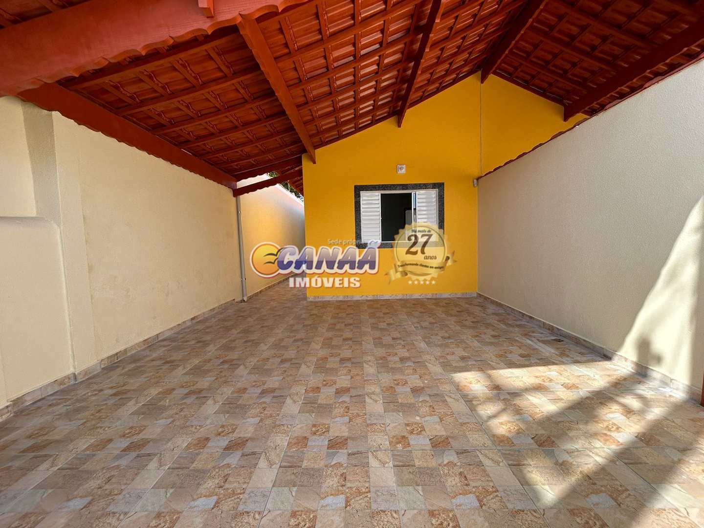 Casa à venda com 3 quartos, 81m² - Foto 1