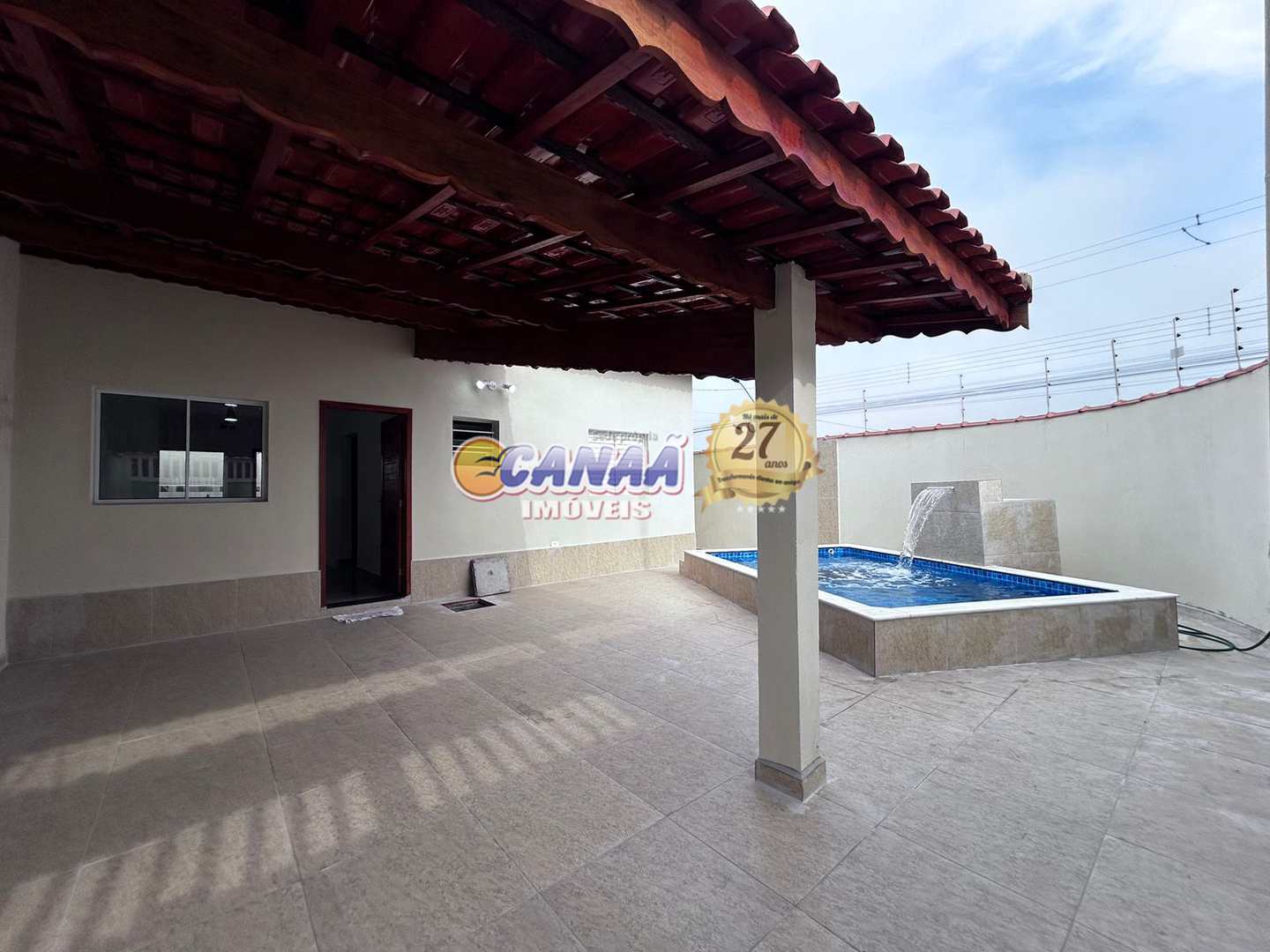 Casa à venda com 2 quartos, 70m² - Foto 4