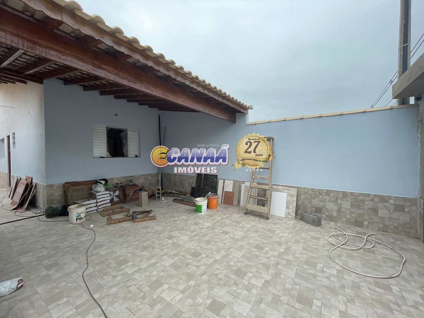 Casa à venda com 2 quartos, 90m² - Foto 1