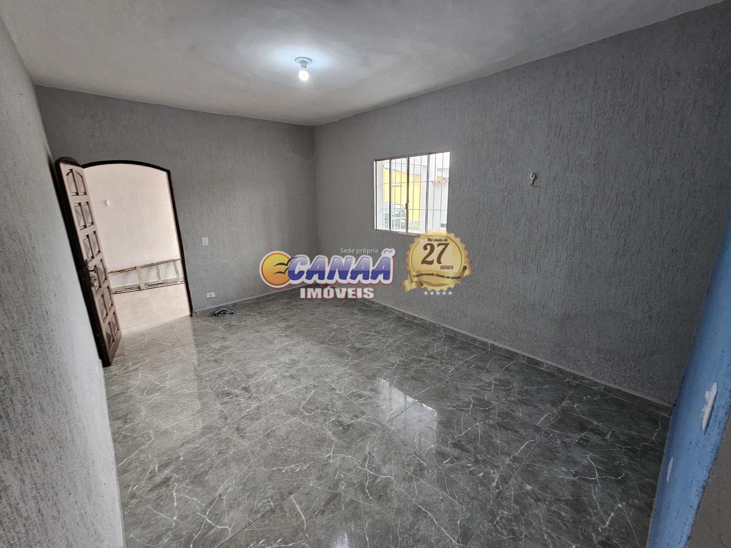 Casa à venda com 2 quartos, 79m² - Foto 4